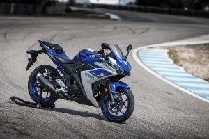 2015_YAM_YZF-R320_EU_MS1RB_STA_6