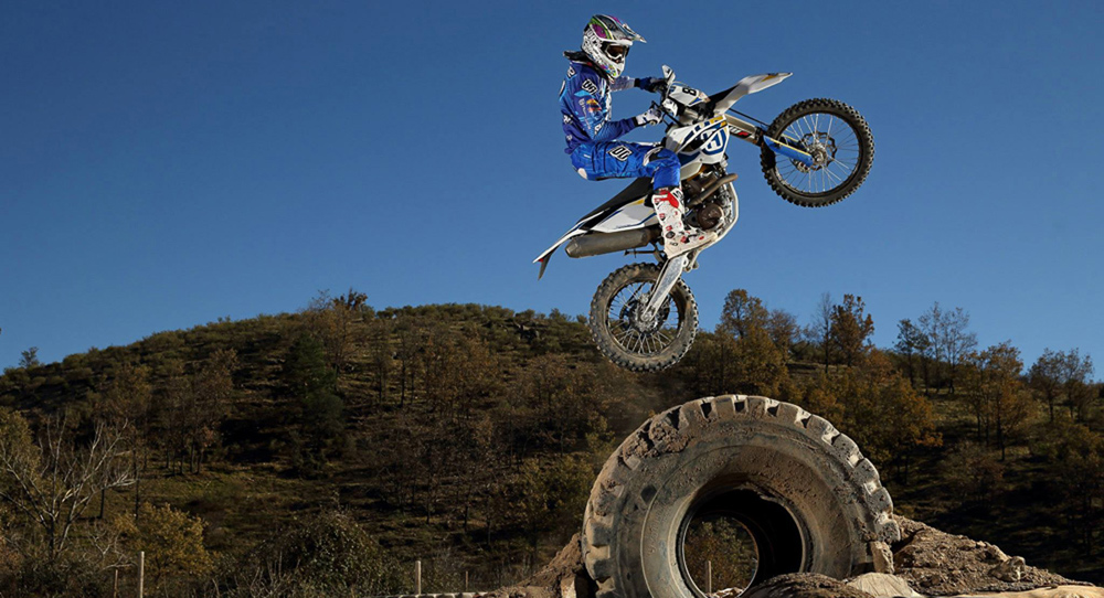 אלפרדו גומז מגיע ארצה