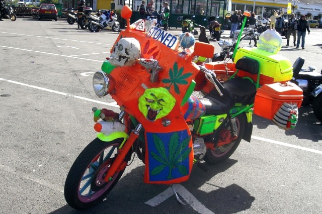 אופנוע ממש מכוער 800X1200