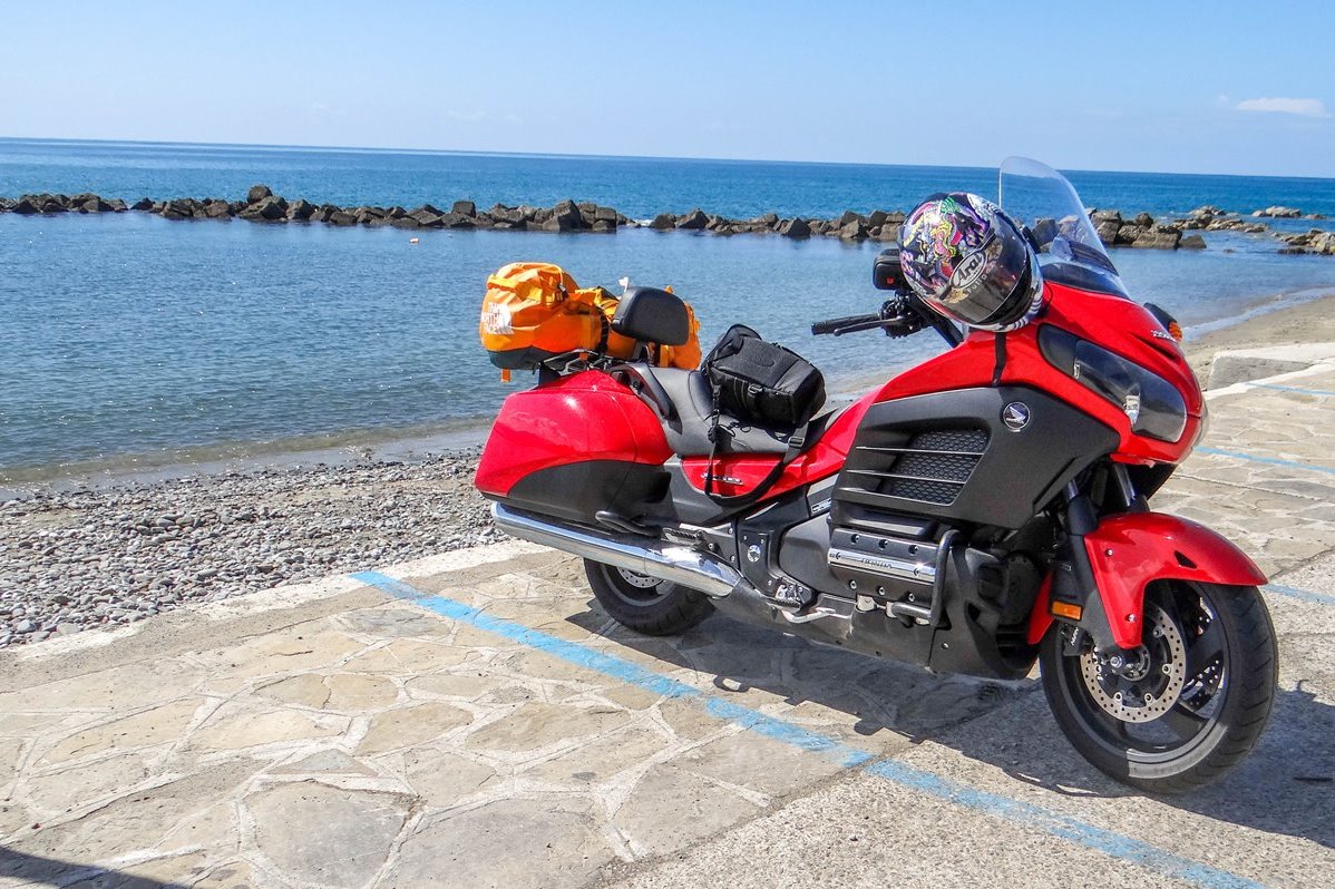 רכיבה ראשונה: הונדה גולדווינג F6B