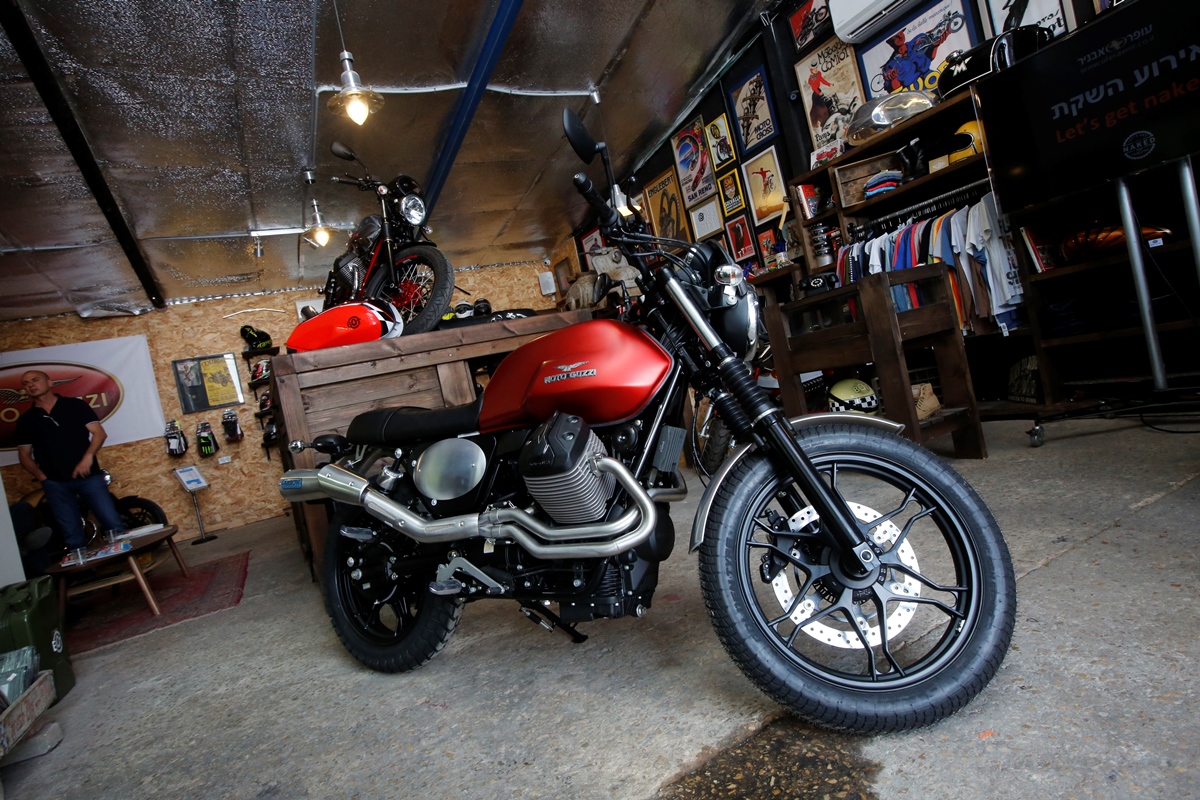 באבניר מאמינים בעירום