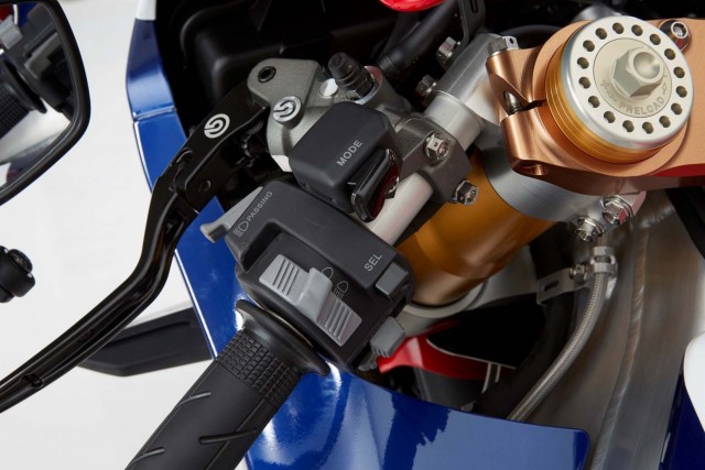 at-188000-honda-rc213v-s-is-utterly-disappointing-with-159-hp-in-stock-trim-photo-gallery_17