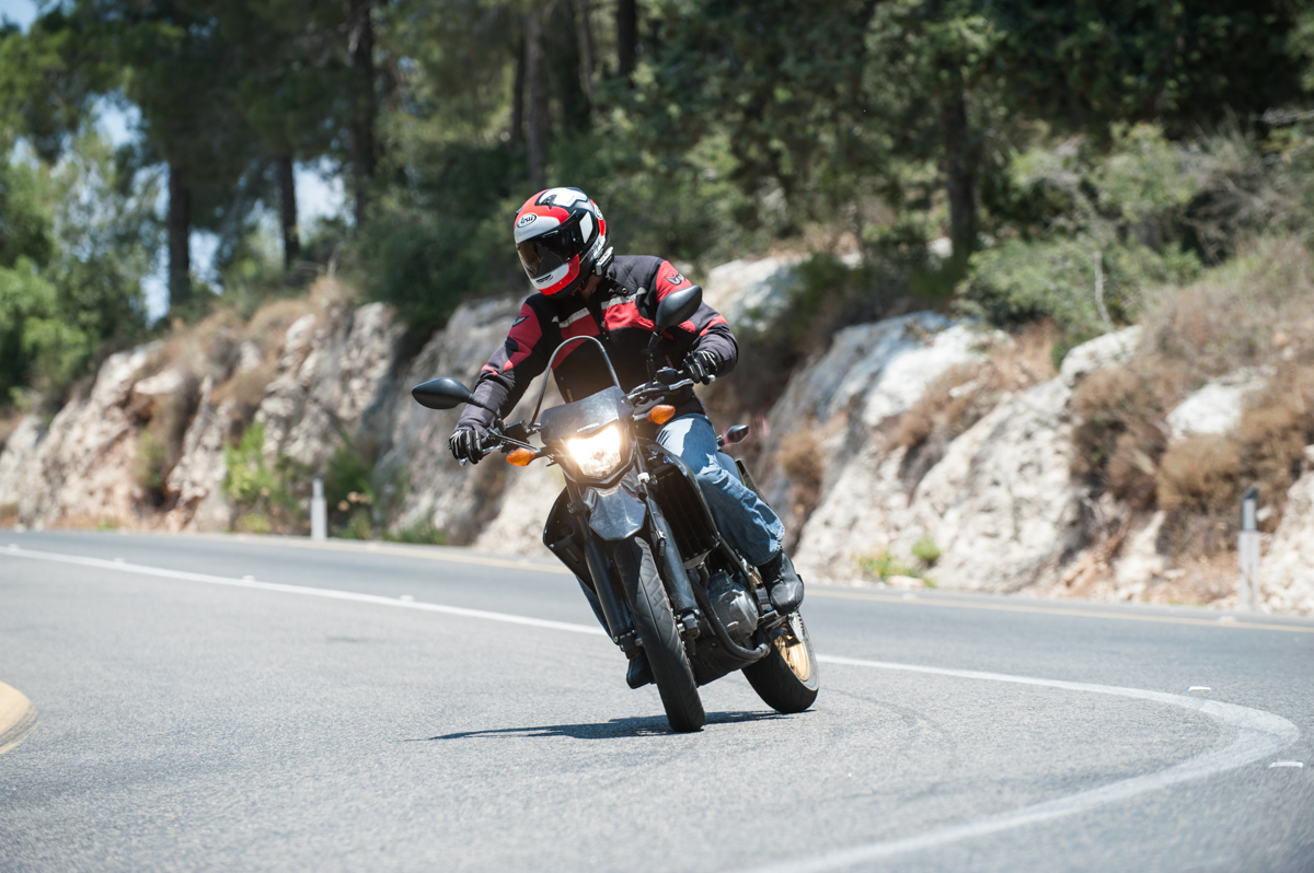 רכיבה ראשונה: הונדה CRF250M