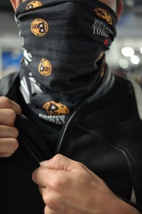 את הכסף, בלי לצעוק!