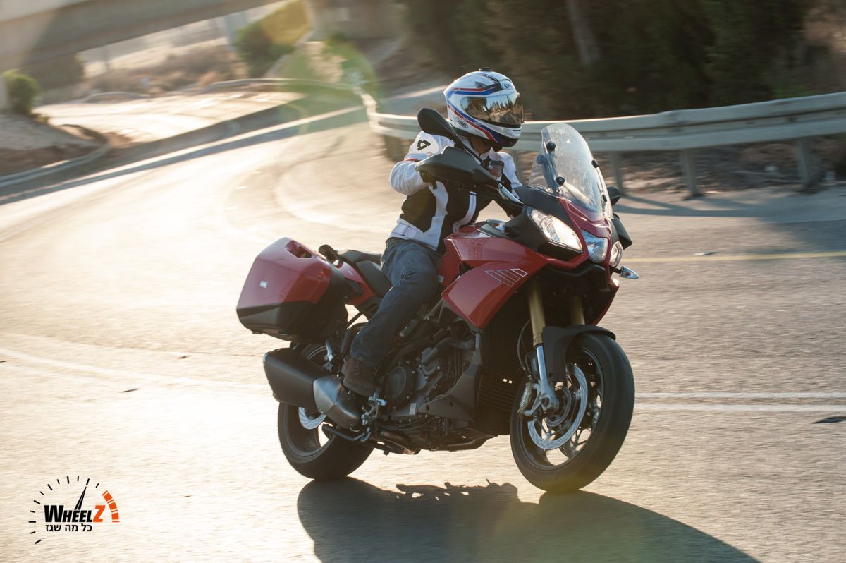 רכיבה ראשונה: אפריליה קאפונורד 1200