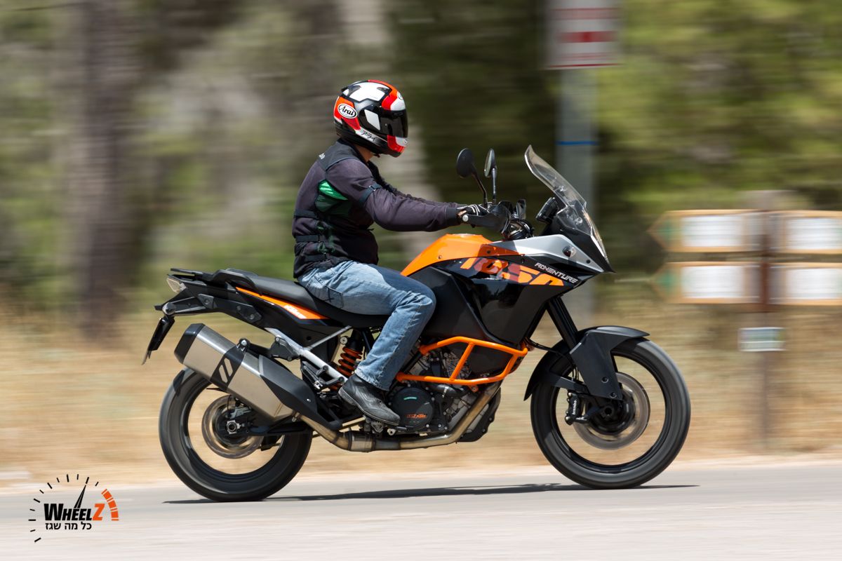 רכיבה ראשונה: ק.ט.מ אדוונצ'ר 1050