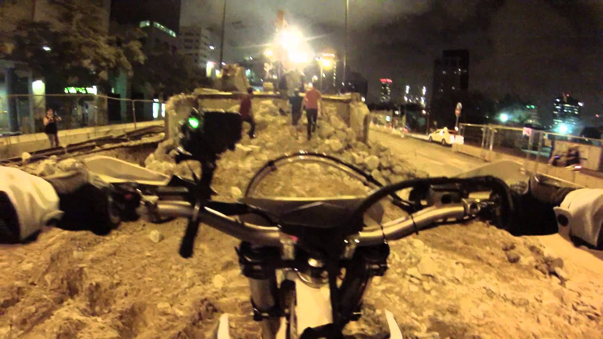 הווילי האחרון על גשר מעריב (וידאו)