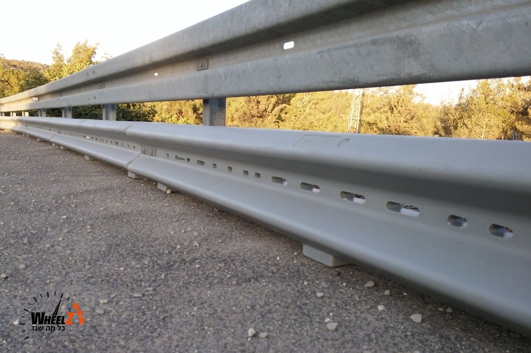 פסי בטיחות חדשים בכביש 375