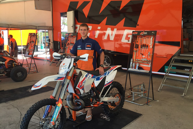 גב סלע פותח שנה בסיקס דייז