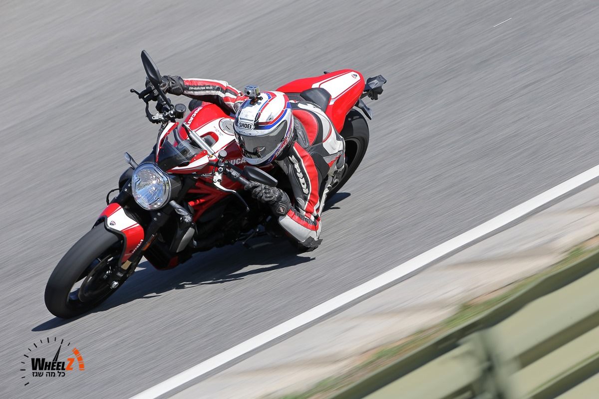 דוקאטי מונסטר 1200R בהשקה עולמית – מפלצת פרימיום