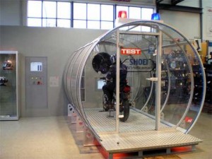 מנהרת רוח לבדיקת רעש בקסדות