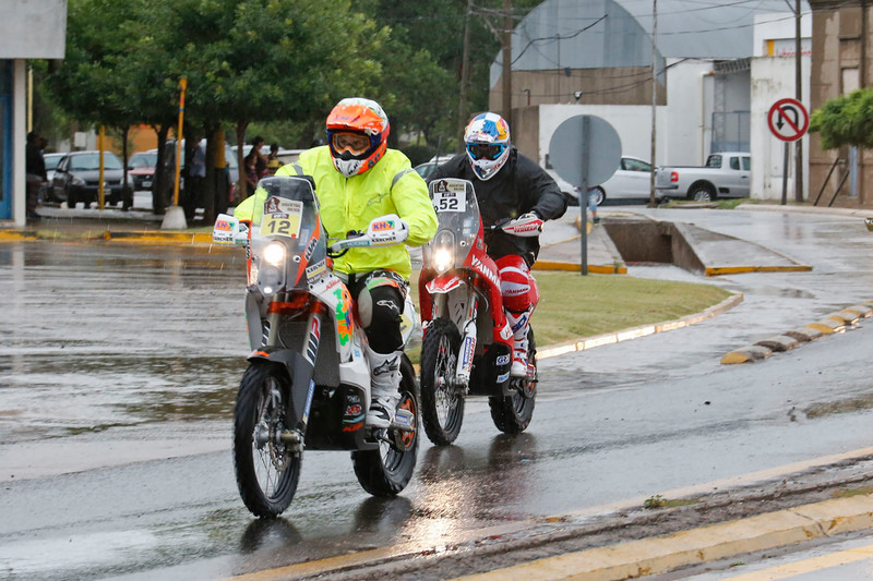 דקאר: בוטל הסטייג' הראשון