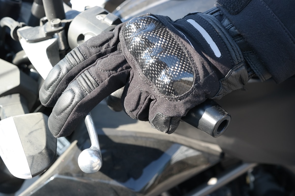 ציוד במבחן: כפפות RST Titanium Outlast