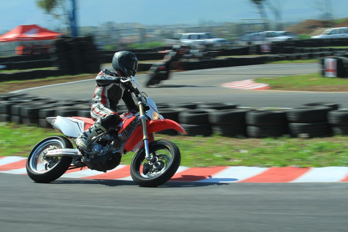 על המסלול החדש בבית שאן עם סופרמוטו