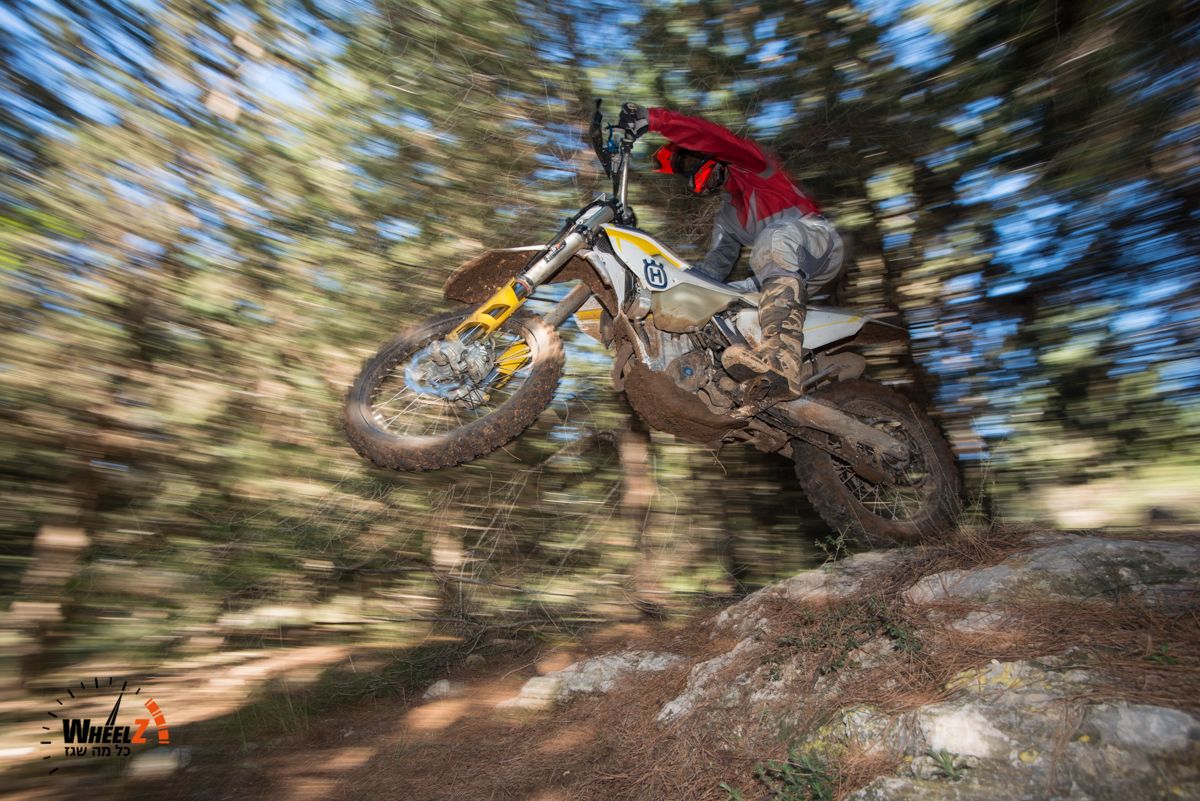 רכיבה ראשונה: הוסקוורנה FE250