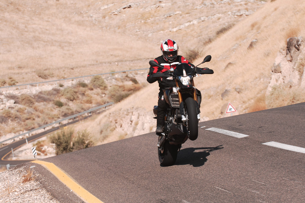 אפריליה מפסיקה את ייצור הדורסודורו 1200