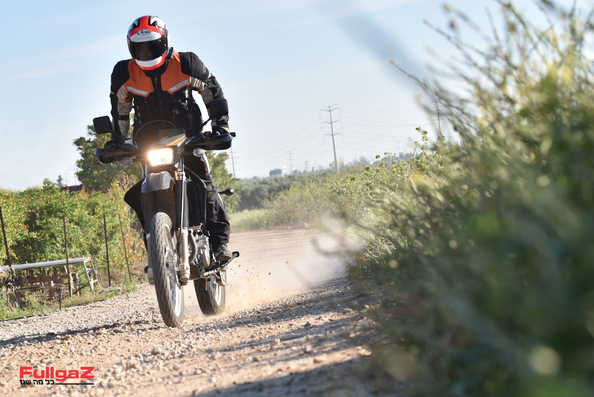 רכיבה ראשונה: סוזוקי DR-Z400S