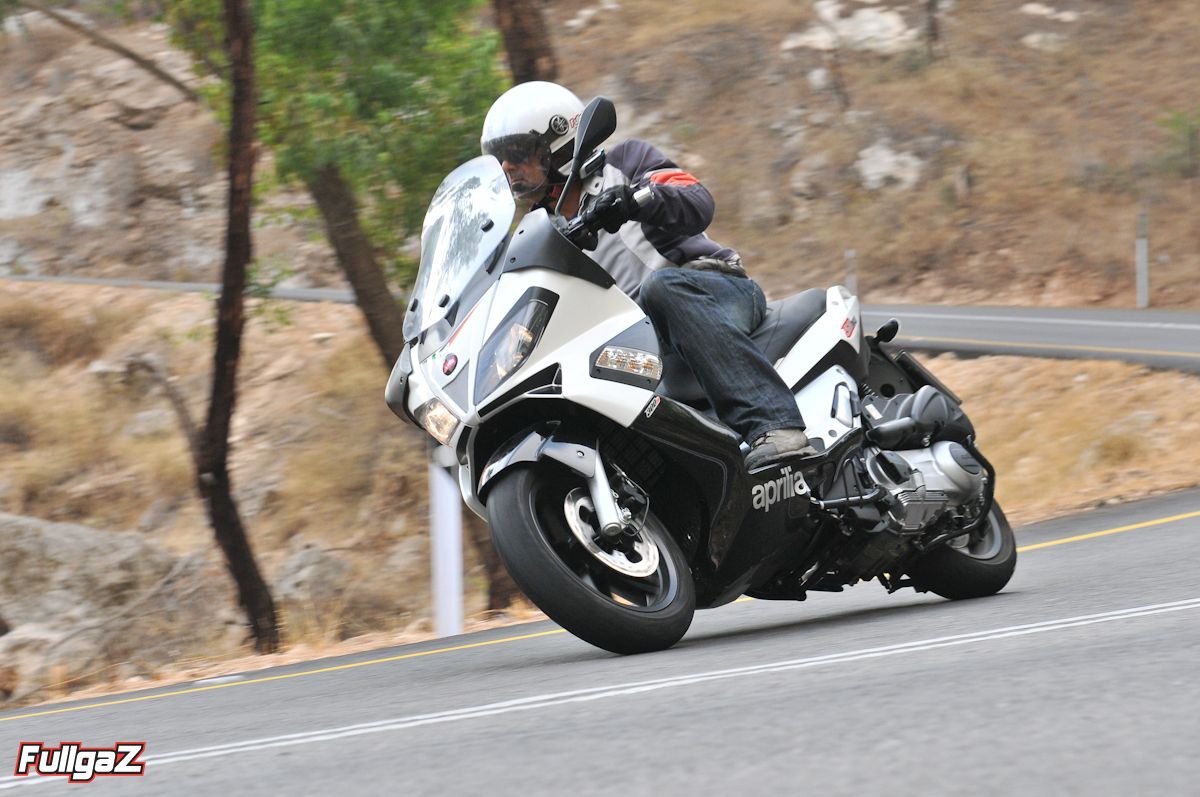 אפריליה SR MAX 300 בראיון אישי