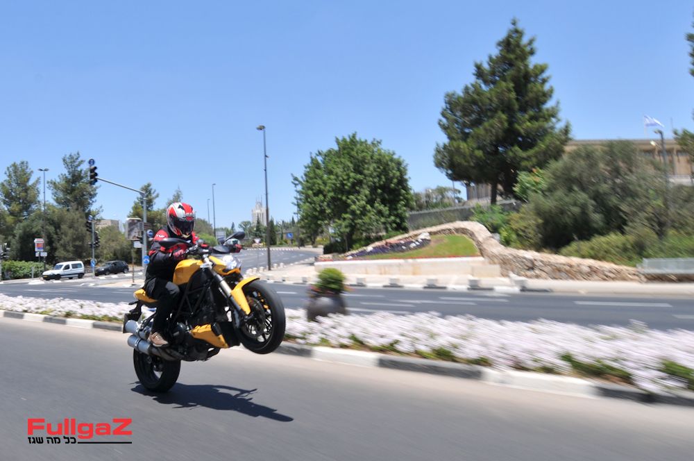 דוקאטי סטריטפייטר 848 במבחן