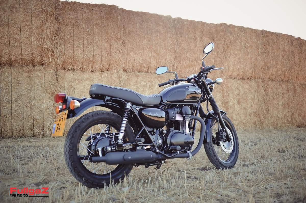 רכיבה אחרונה: קוואסאקי W800