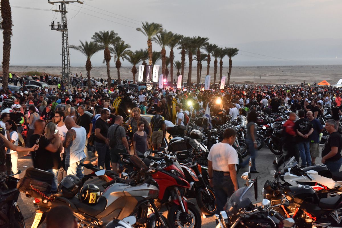 בראש השנה: הרכיבה המסורתית לזריחה במצדה