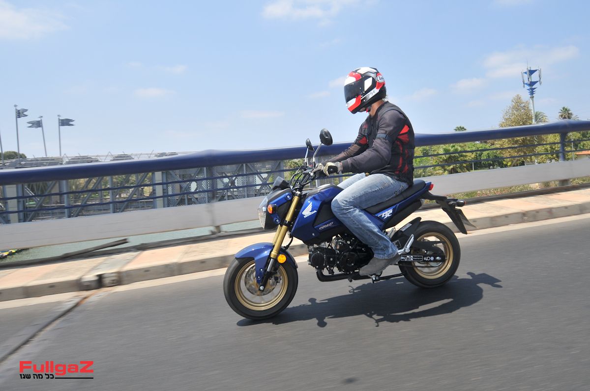 קטנועי הונדה נקראים למוסך