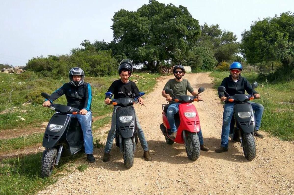 תרבות מוטורית: הטייפון חי ובועט