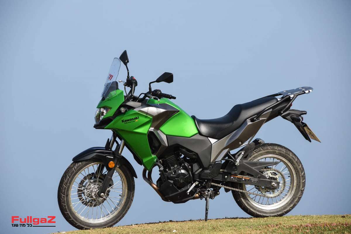 Kawasaki-Versys-X300-010