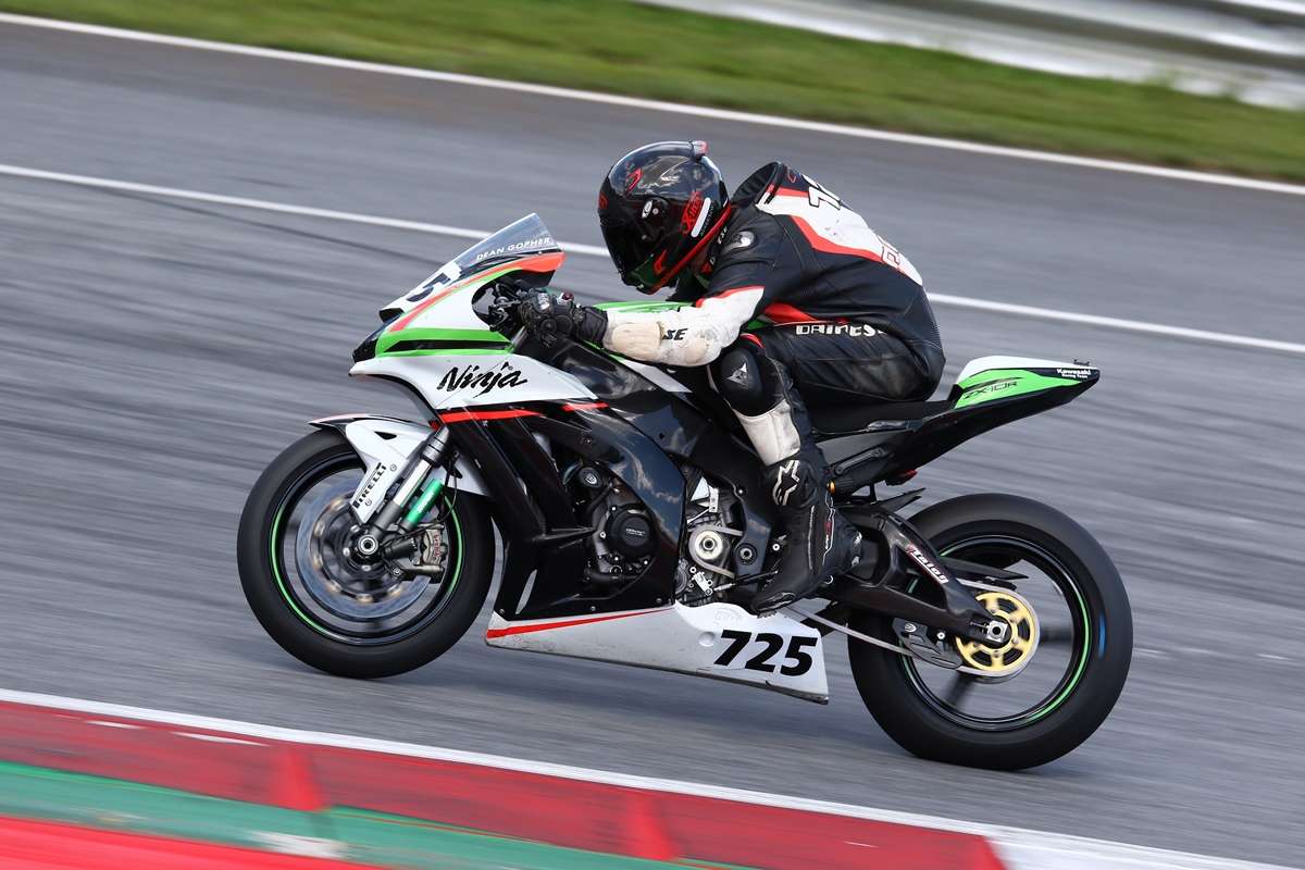 דין גופר מסיים 13 בסופרבייק האירופאי