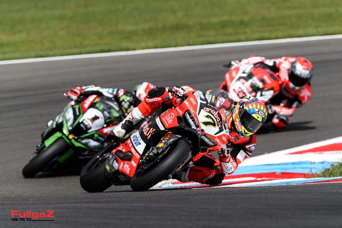 WSBK גרמניה: דיוויס מנצח, ראיי רץ קדימה