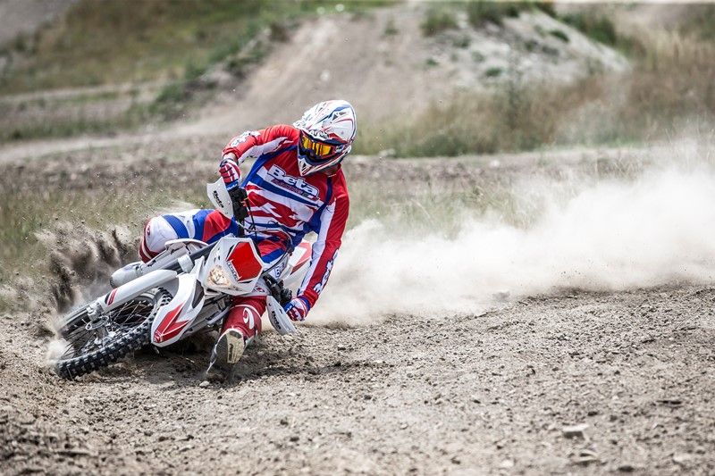 מטרו משיקה את דגמי בטא 2018 עם אלכס סלביני