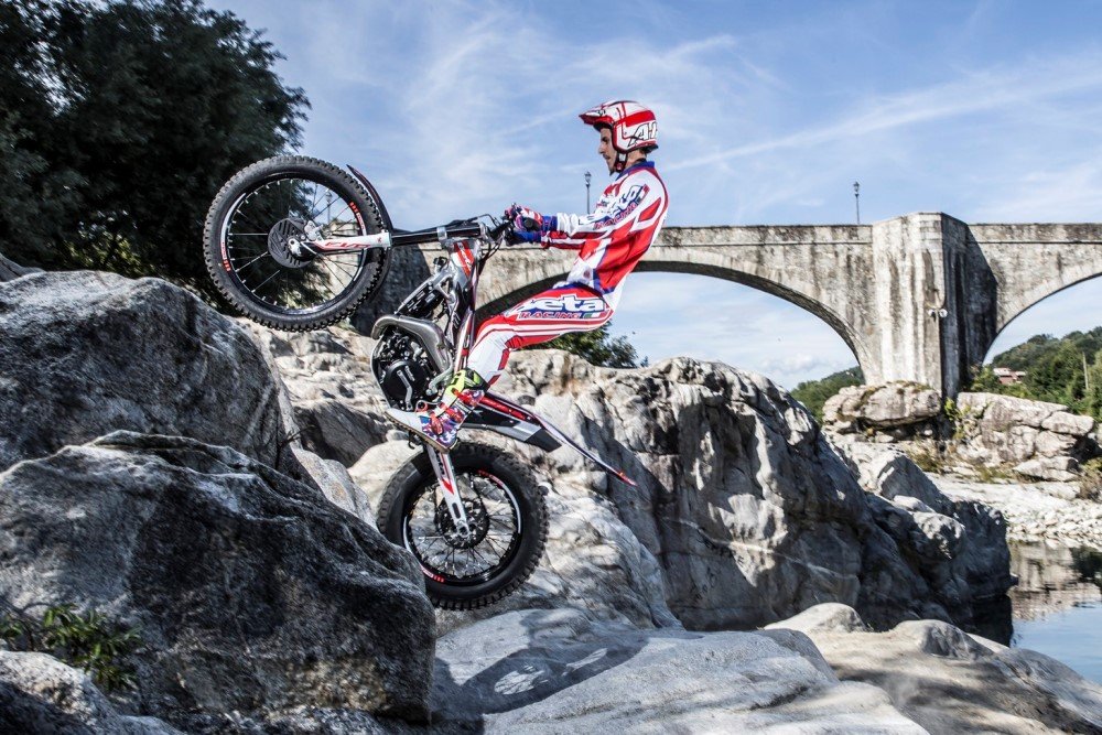 חדש בארץ: אופנועי הטריאל של בטא