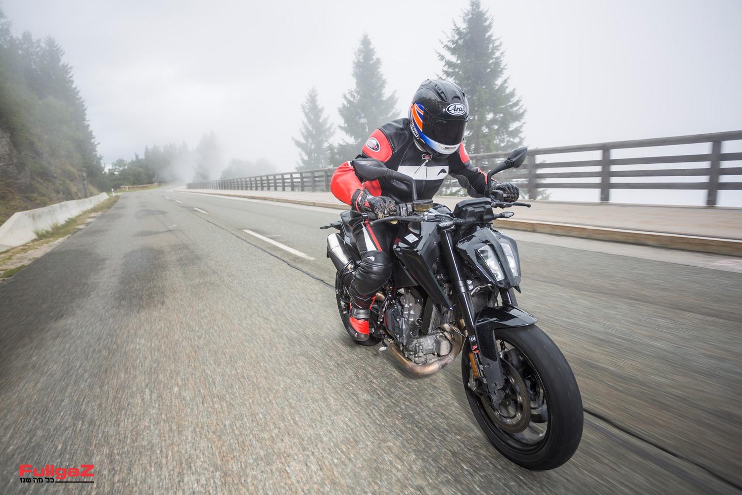 ק.ט.מ דיוק 790 אבטיפוס במבחן: למלא את החלל