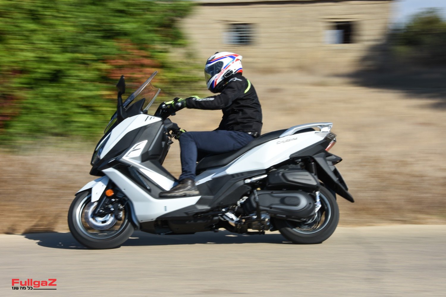 רכיבה ראשונה: סאן-יאנג קרוזים 250