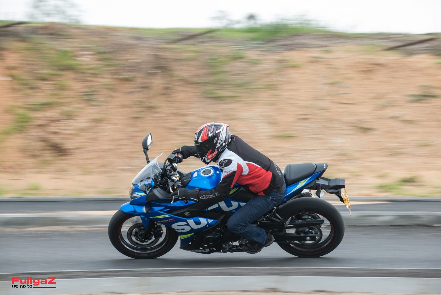 רכיבה ראשונה: סוזוקי GSX-R250 – בייבי ג'יקסר