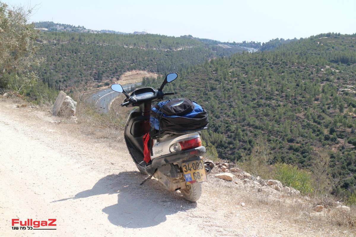 לחצות את המדינה בשטח על קטנוע 125 סמ"ק