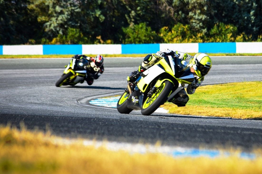 מסלול אספלט: איך לרכוב כמו שעון