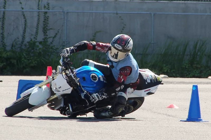 ענפים בעולם: תחרויות ג'ימקאנה ושליטה