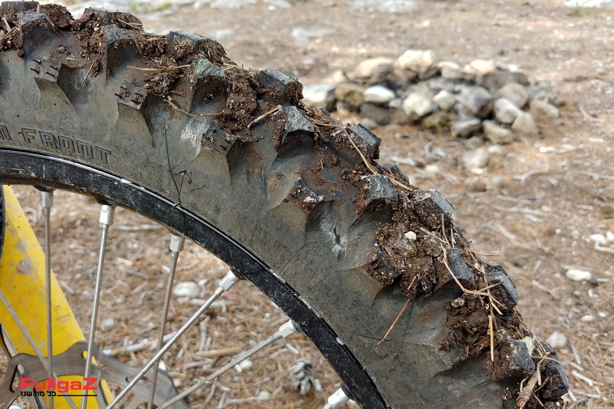 צמיג במבחן: מיטאס C-19 במידה 90/100-21