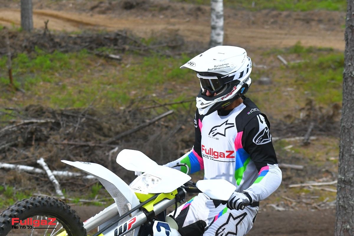 ציוד במבחן: קסדת SHOEI VFX-WR לשטח