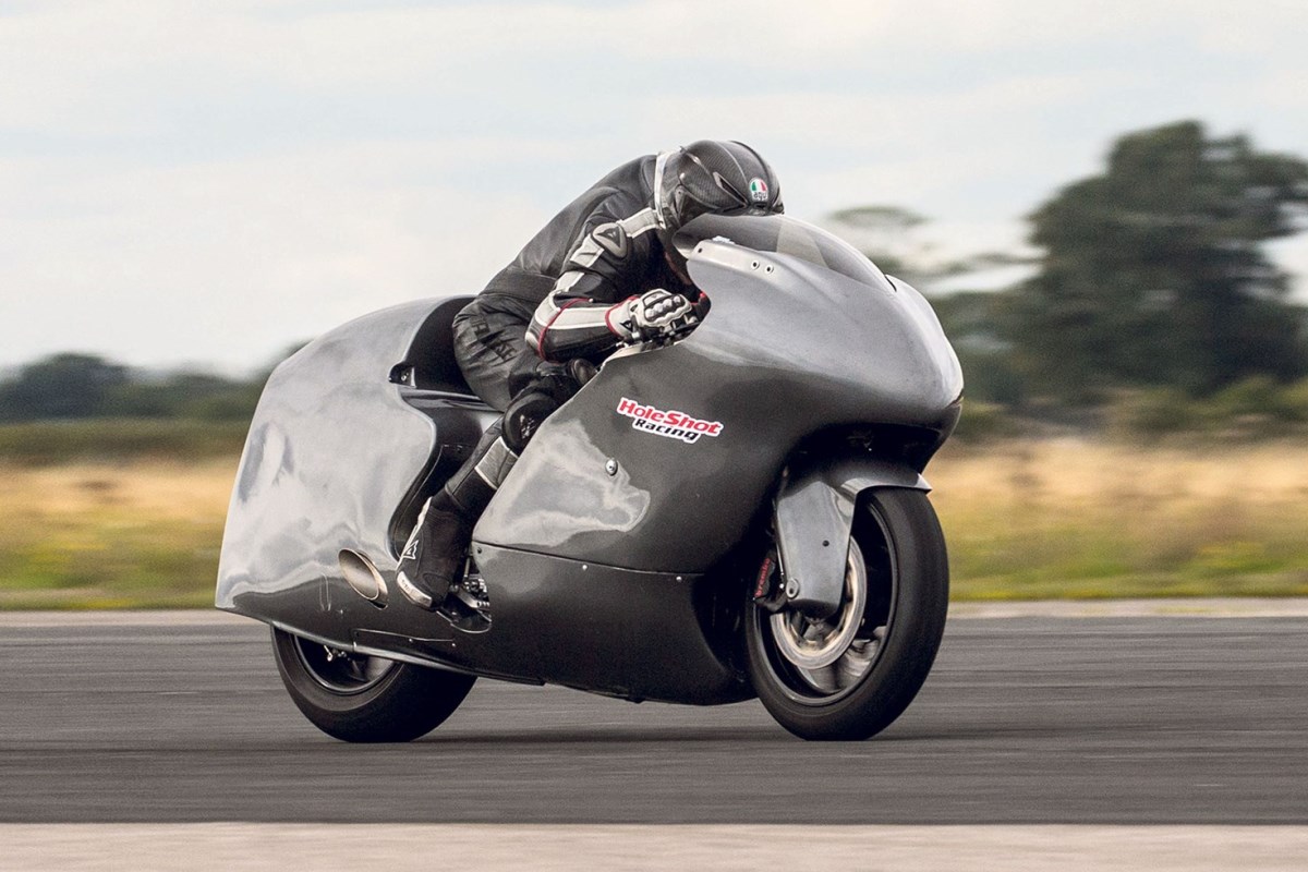 436 קמ"ש לגיא מרטין על סוזוקי היאבוסה