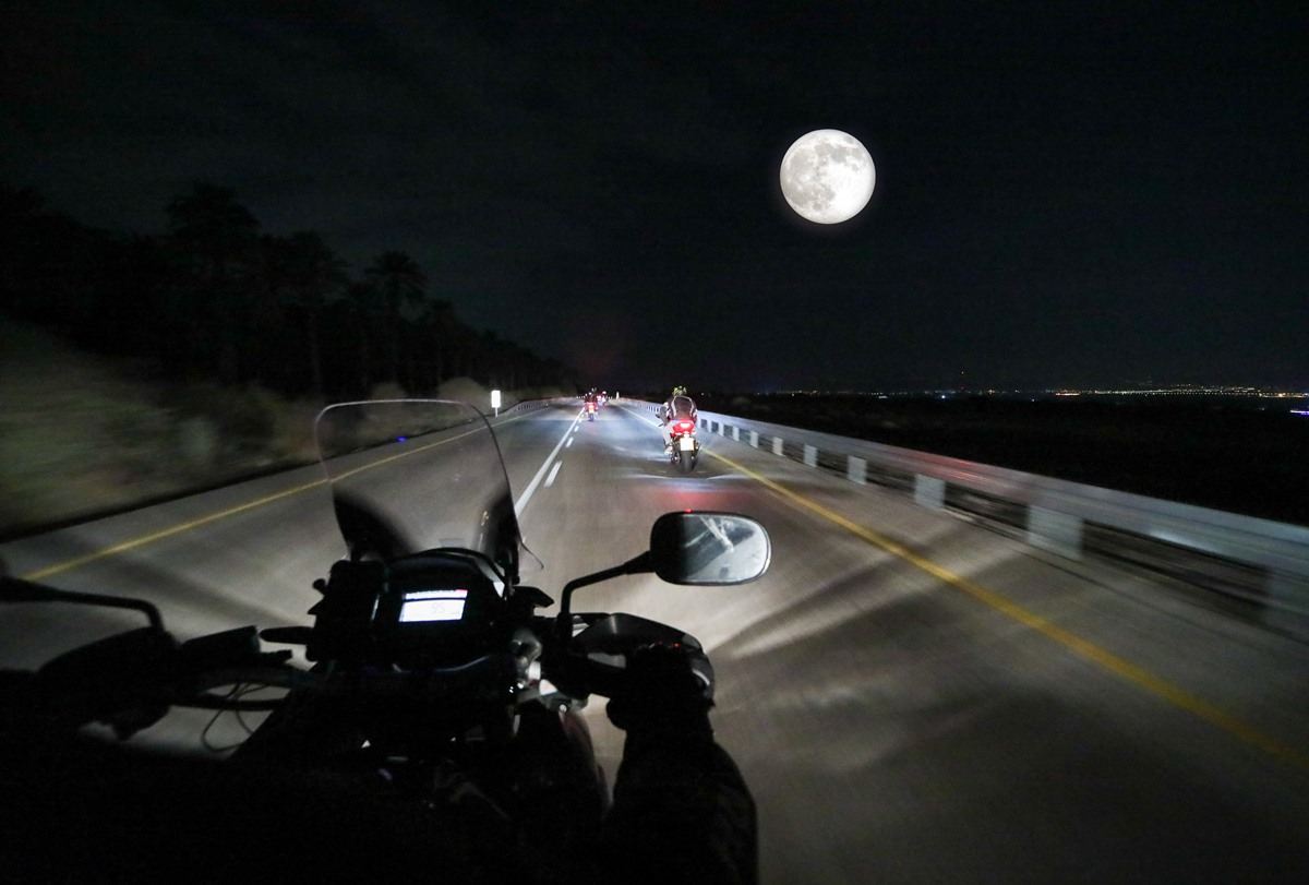 גלריה: Honda Desert Moon – ירח מלא במדבר