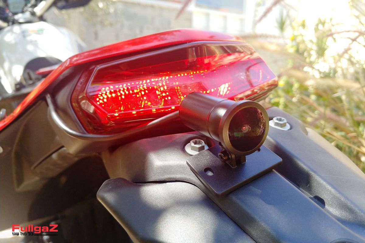 ציוד במבחן: SYS P6F – מצלמת דרך כפולה לאופנוע