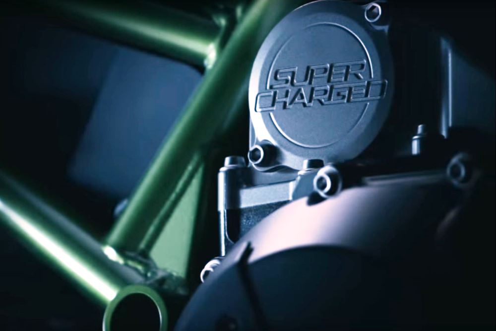 קוואסאקי Z1000: טיזר נוסף לגרסת הסופרצ'רג'ר