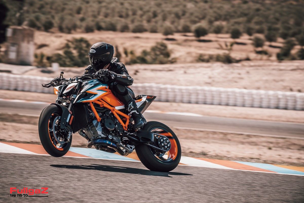 ק.ט.מ חושפת את ה-1290 סופר דיוק R – החיה 3