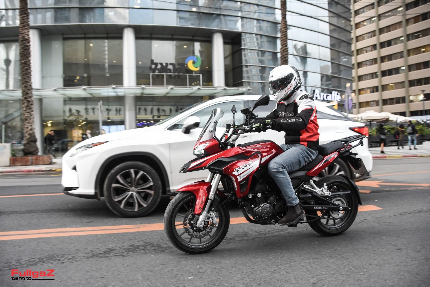 פתח דלת על רוכב – ויישא במלוא ההוצאות