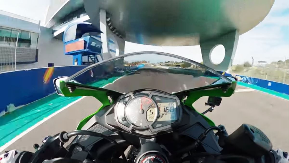 צפו: קוואסאקי ZX-25R ב-17,000 סל"ד