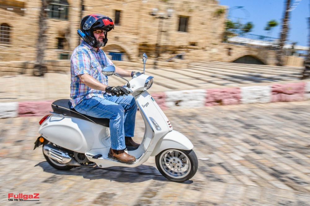 רכיבה ראשונה: וספה ספרינט 125