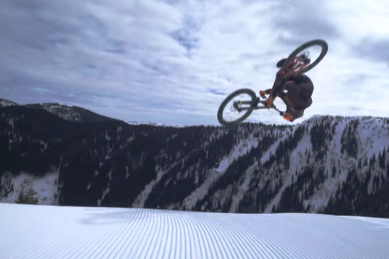 צפו בפאביו ויבמר: רוכב אקסטרים מטורף על שני גלגלים