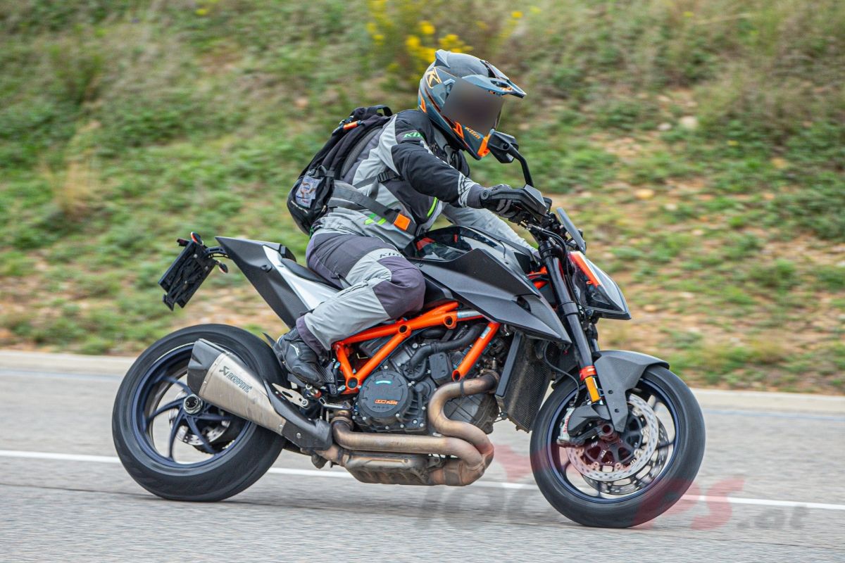 הק.ט.מ 1290 סופר דיוק RR נתפס במצלמה